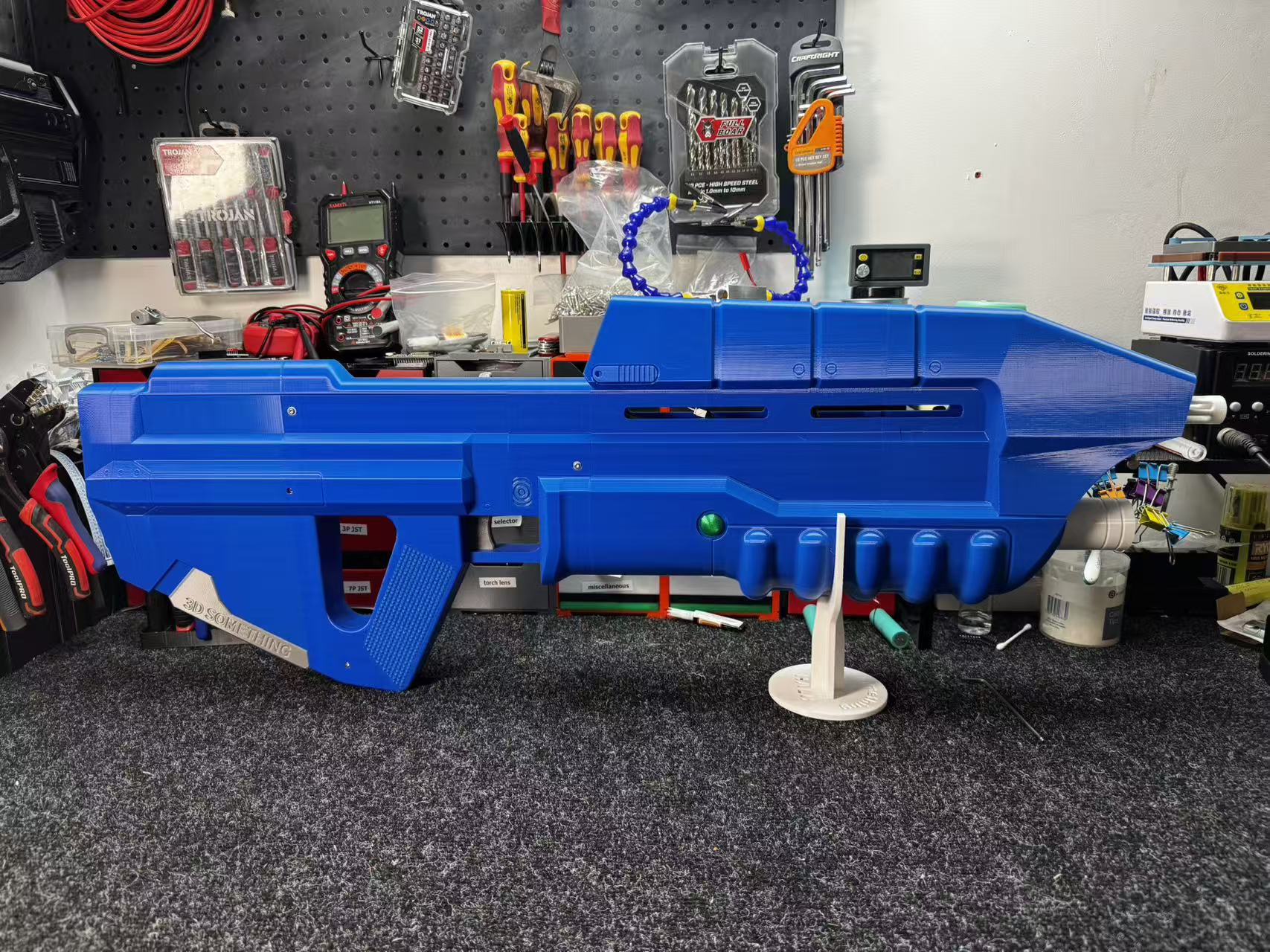 Halo:CE MA5B Assault Rifle Prop – 3D Printed DIY Kit with Electronics